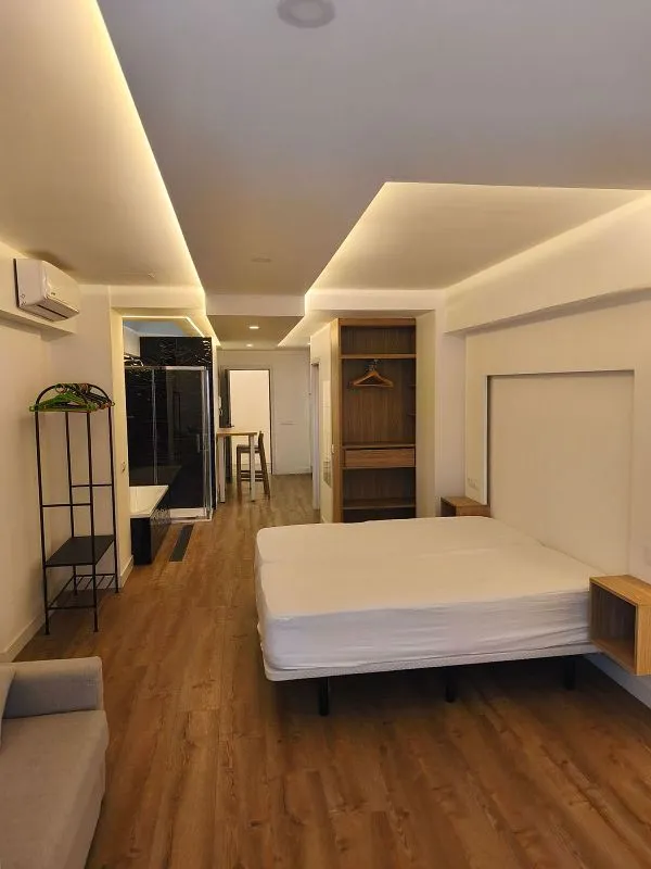 Chambres - 1-Bedroom Flat with Terrace in City Centre