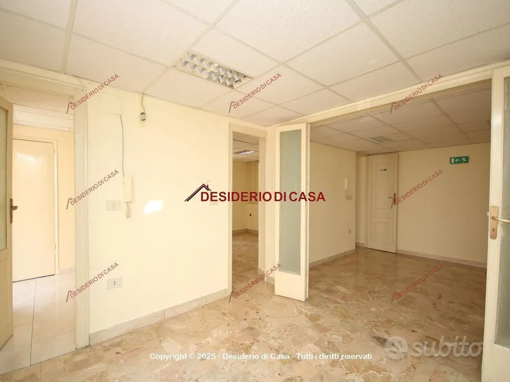 Pièces - Office with Balcony in Bagheria Centre