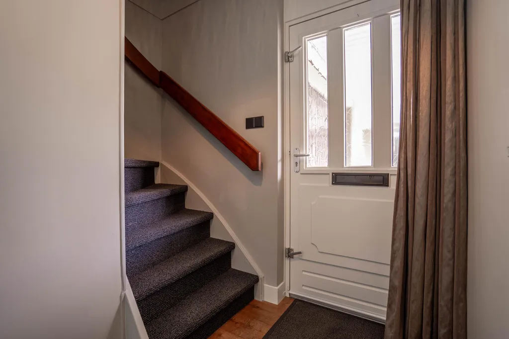 Toad - Linked Semi-detached House with Serre in Helmond