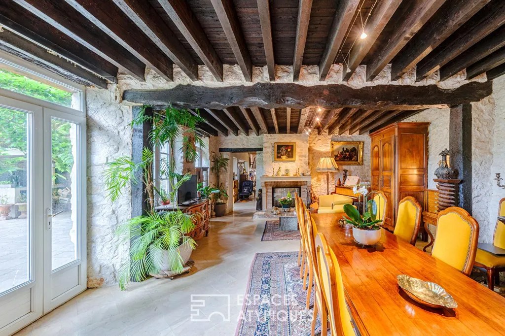 Dining Room - Luxury Property with Pool near Normandy