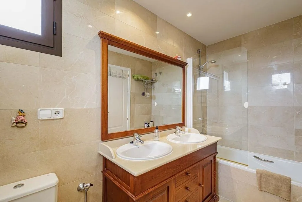 Vannitoad - Luxury Flat with Pool in Benahavís