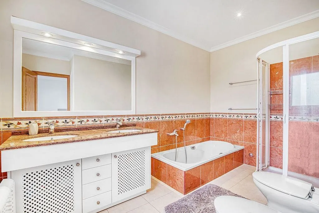 Bathrooms - Chalet with Sea View and Pool in Cap Martí