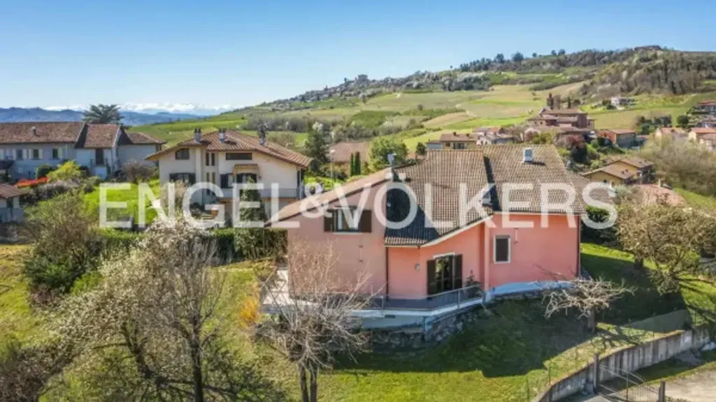 Vista aerea - Villa with Garden and Terrace in Castagnito
