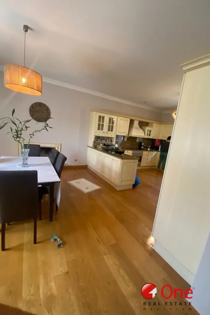 Sala da pranzo - Neoclassical Maisonette with Park View in Voula