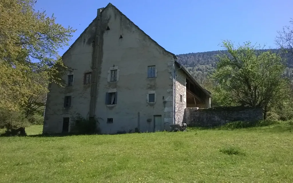 Välivaade - Charming Farmhouse with Mountain View in Valromey
