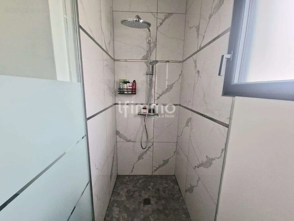 Vannitoad - Contemporary Villa with Pool in Croignon