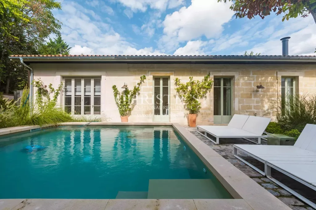 Piscine - Maison en Pierre avec Piscine au Cœur de Caudéran