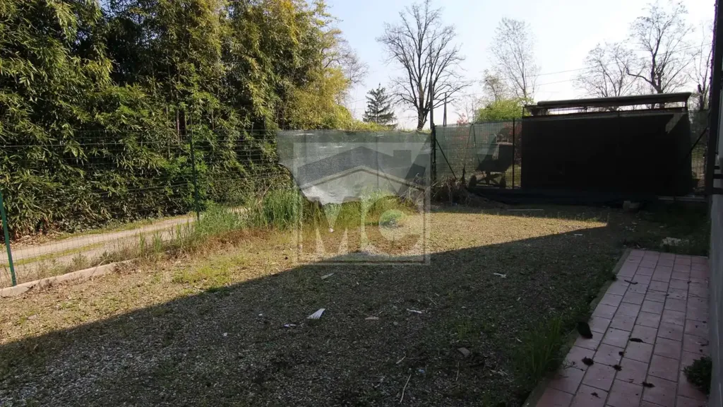 Jardin - Partially Refined House with Garden in Scandiano