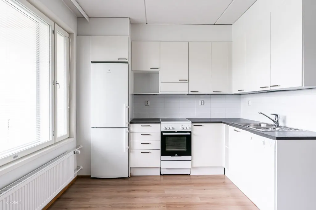 Köök - Apartment with Balcony in Saunalahti, Espoo