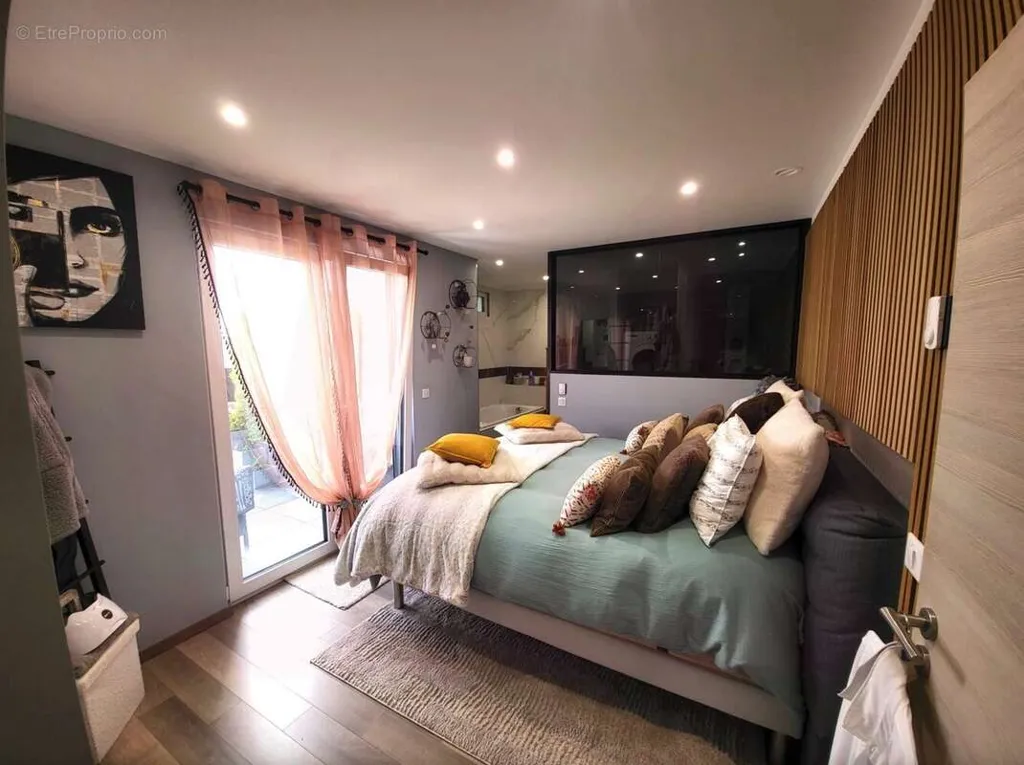 Chambres - Villa Familiale avec Piscine à Longwy