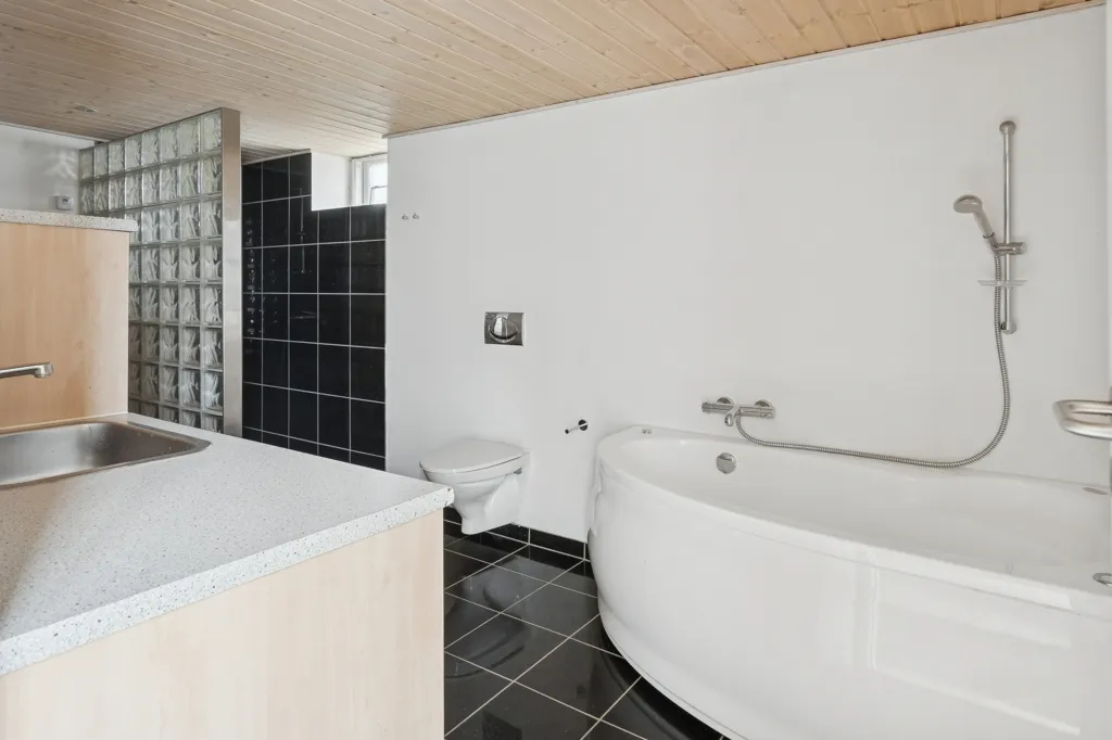 Bagni - Fenced Villa with Garden in Vojens