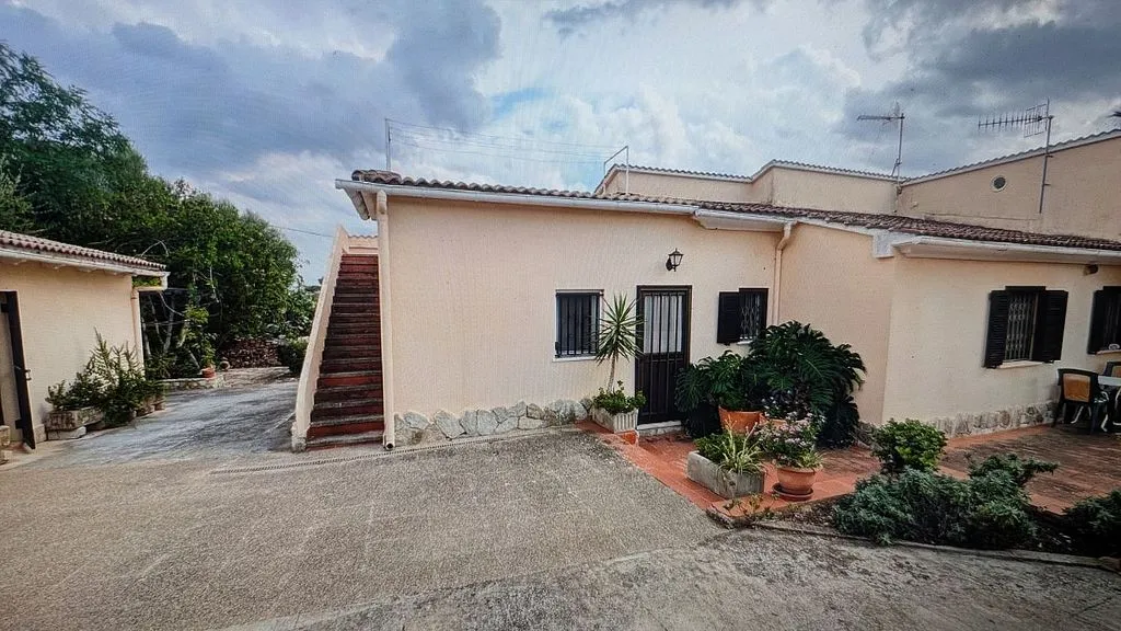 Välivaade - Rustic House with Pool in Reis Catòlics