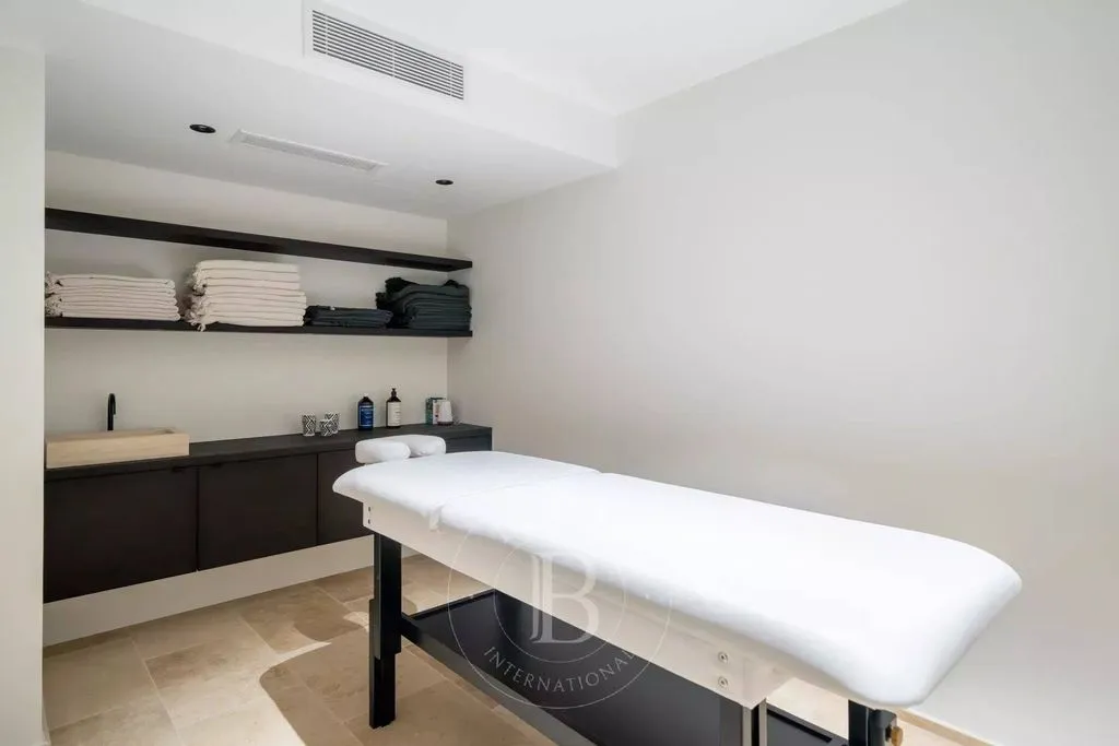 Bedrooms - Luxury Villa with Sea View at Cap d'Antibes