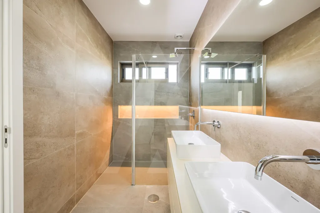 Salles de bain - Contemporary Villa with Ria View in Ílhavo