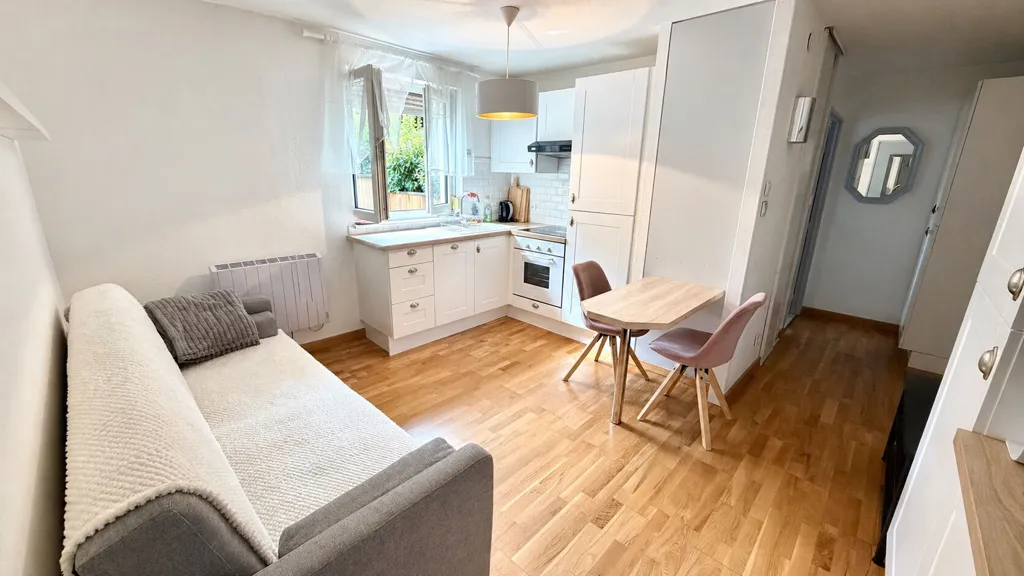Séjour - Appartement Meublé 2 Pièces avec Balcon à Colmar