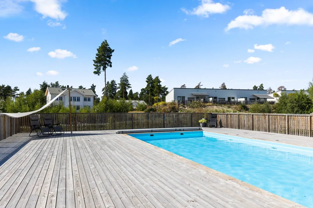 Bassein - Modern Flats with Garden in Tosterön