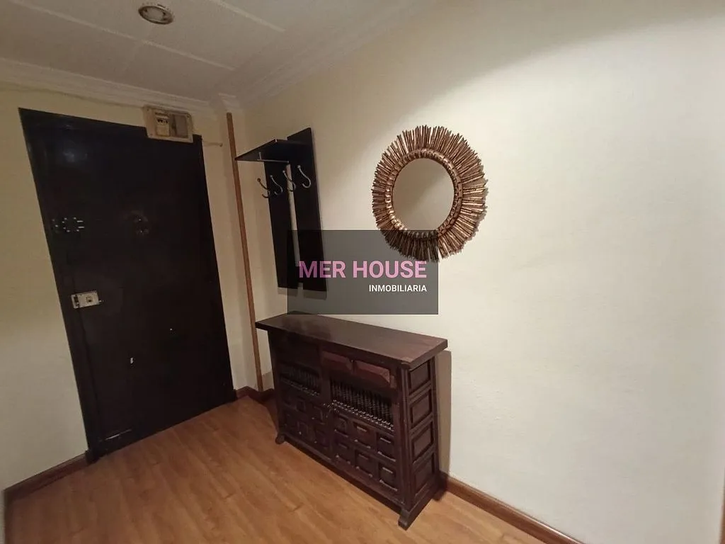 Entrée - Apartment with Lift in West District