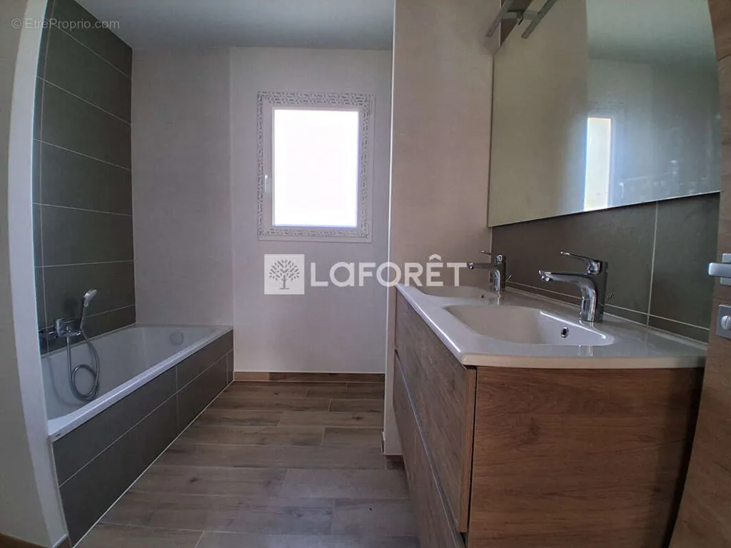 Bagni - Ground Floor House with Terraces near Rodez