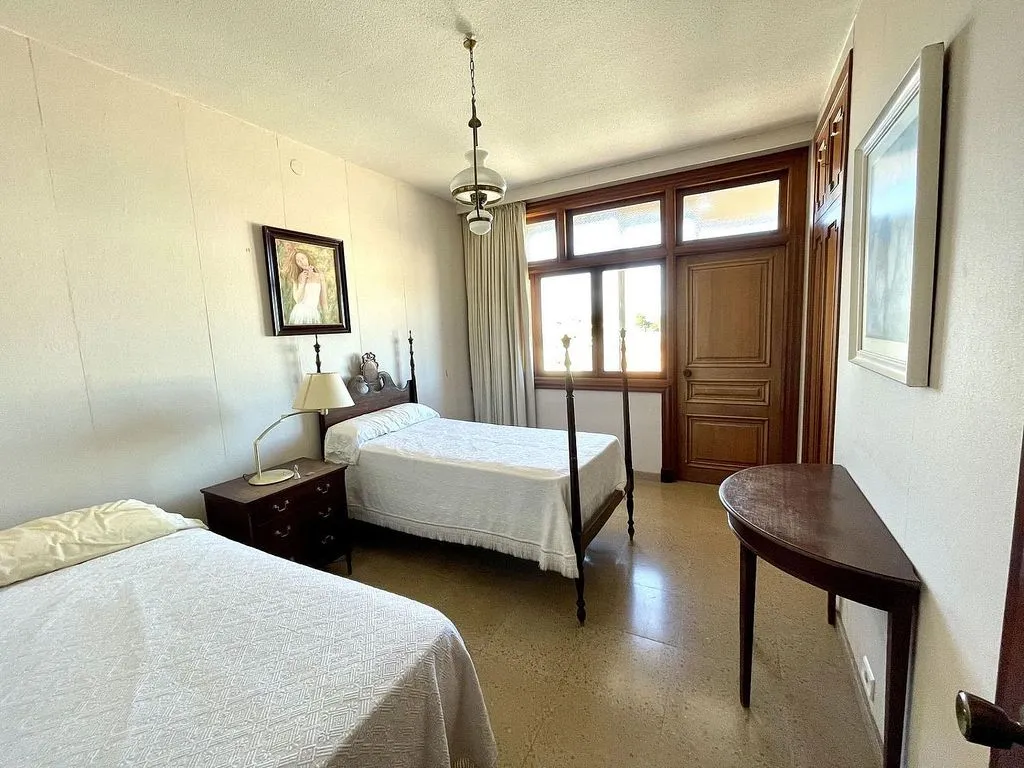 Chambres - Apartment with Terrace in Maó Centre