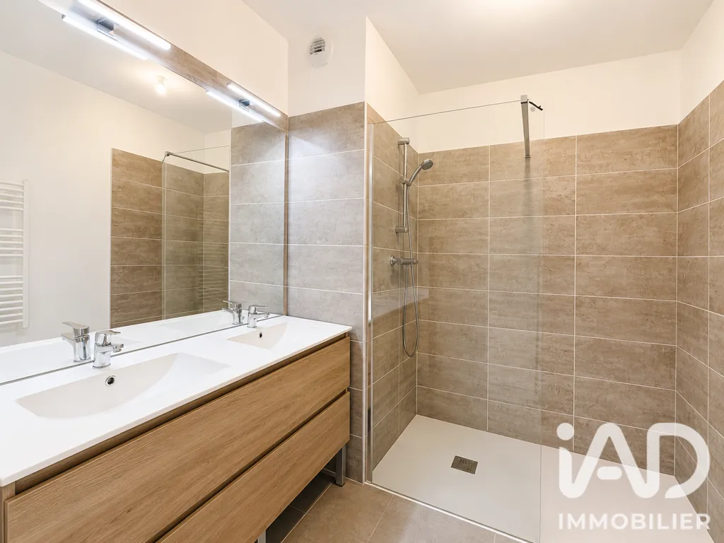Vannitoad - Duplex Apartment with Terrace in Sarrians