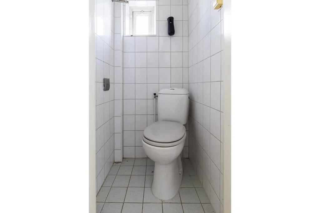 Salles de bain - Corner House with Garden in Puttershoek