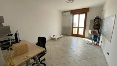 Bureau - Apartment with Balcony in Concordia Sulla Secchia