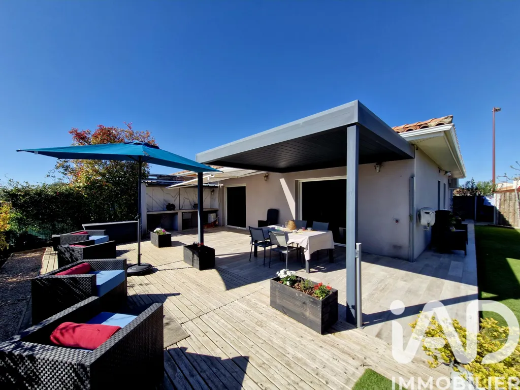 Terrasse - Maison Contemporaine avec Vue Imprenable à Lespignan