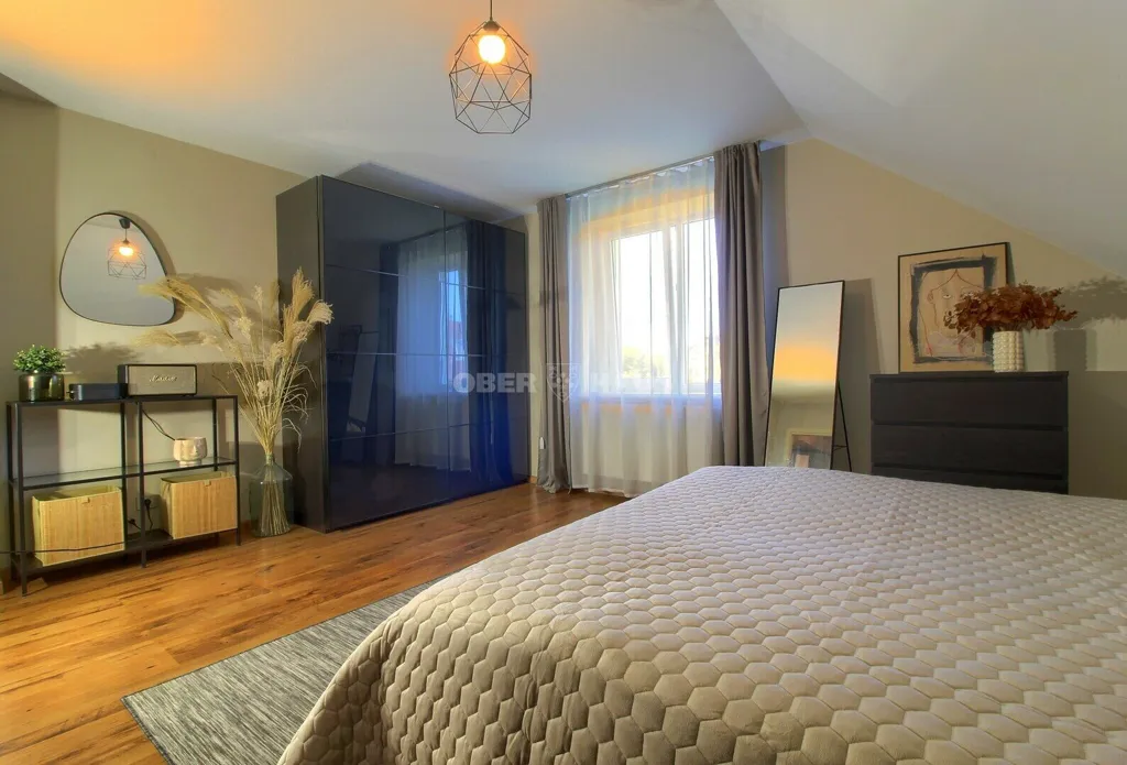 Magamistoad - Spacious Apartment with Garage in Klaipėda