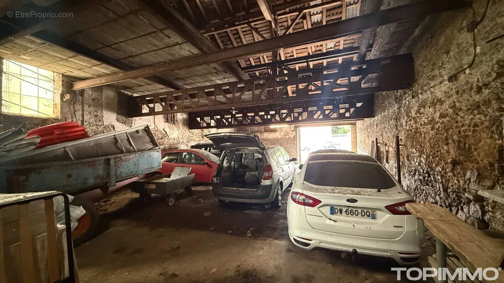Garage - Dépendance pour Stockage avec Jardin à Rambervillers