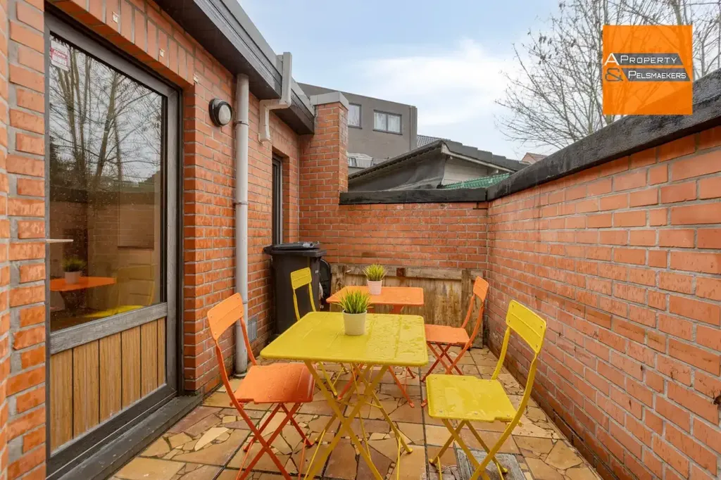 Jardin - Local Commercial avec Appartement à Sterrebeek