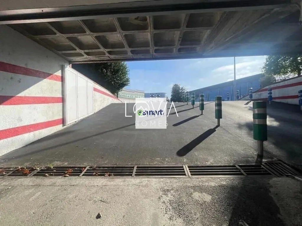 Garage - Garage with 160 Spaces near Oviedo