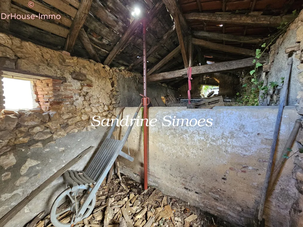 Pièces - Maison avec Terrain et Dépendances à Montmorillon