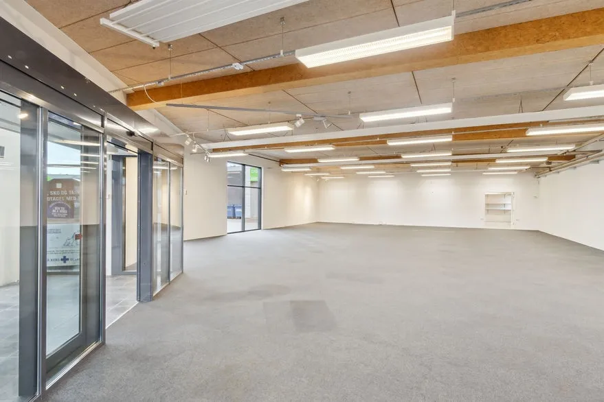 Pièces - Retail Unit with Parking in Skive City Vest