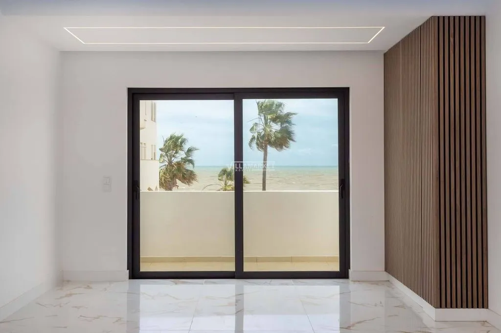 Toad - Refurbished Sea View Flat in Quarteira