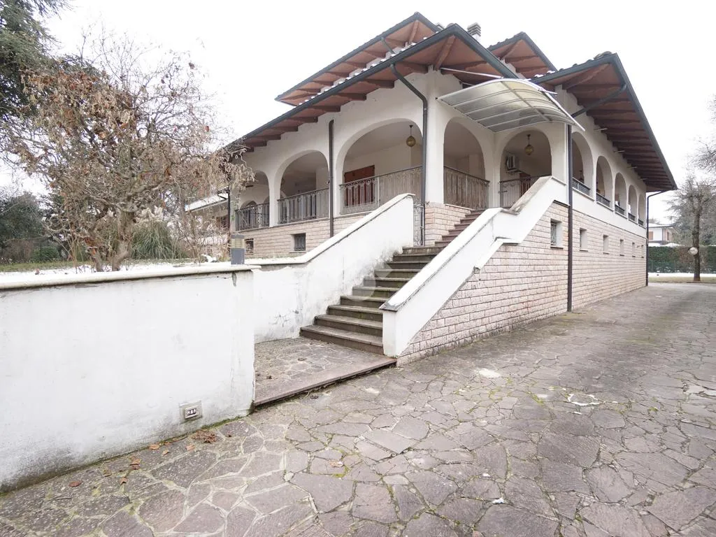 Extérieur - Spacious Apartment with Private Courtyard in Castelnuovo Rangone