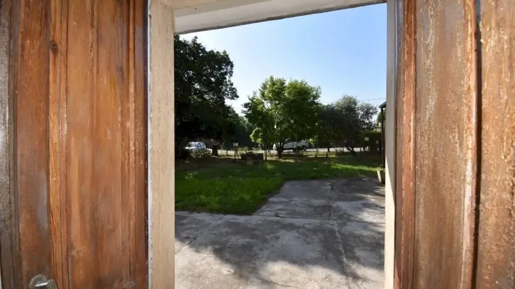 Aed - Rustic Property with Farmhouse Charm in Vinchio