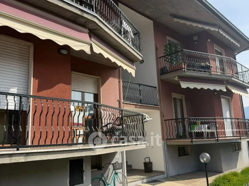 Balcone - Appartamento con terrazzo e box a Casnigo