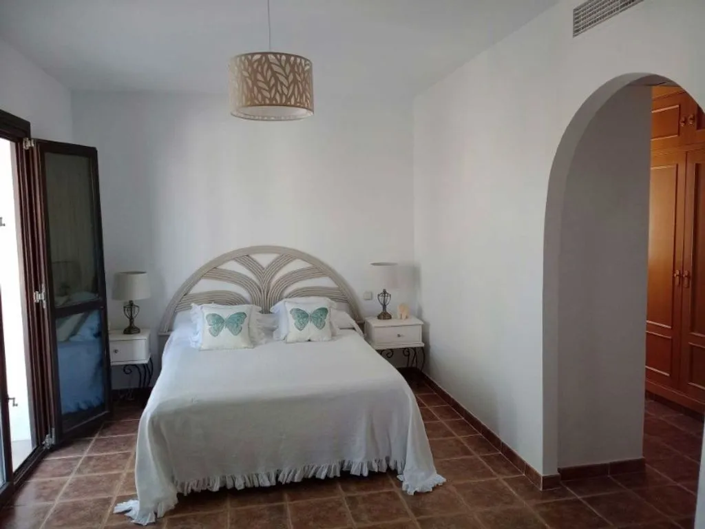Chambres - Semidetached House with Patio in Estepona
