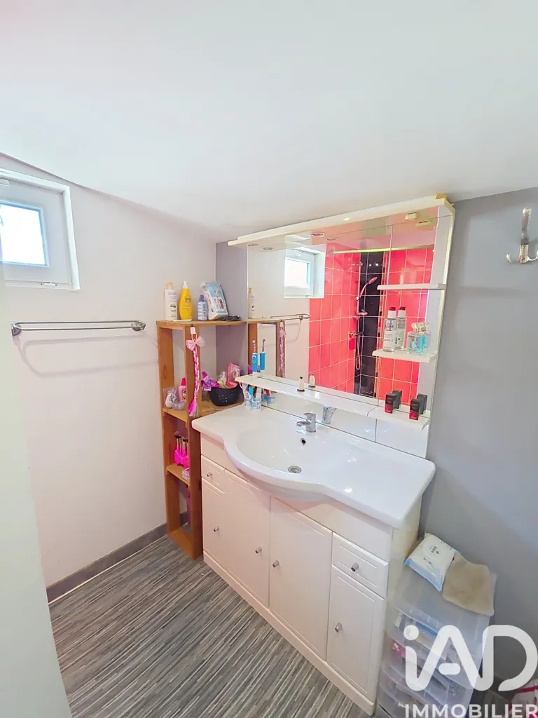 Salles de bain - Immeuble de Rapport avec Jardin à Saramon
