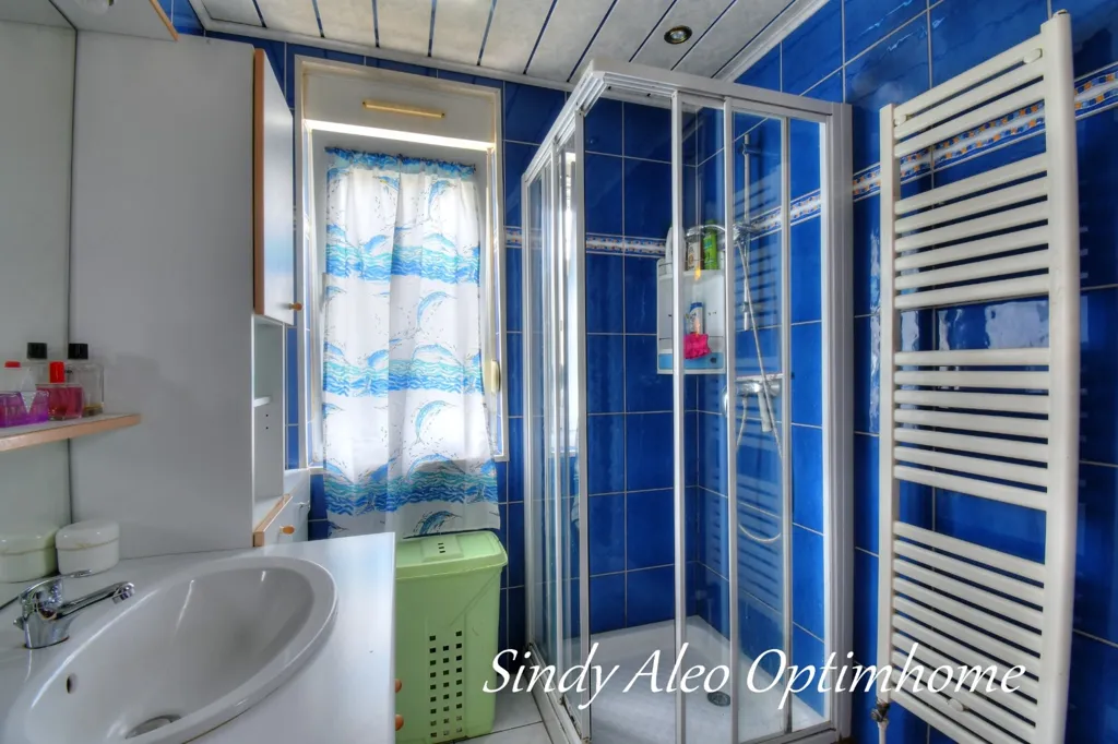 Salles de bain - Maison jumelée avec terrasse à Fameck