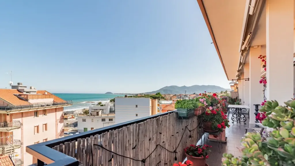 Balcon - Penthouse with Sea View in Ceriale
