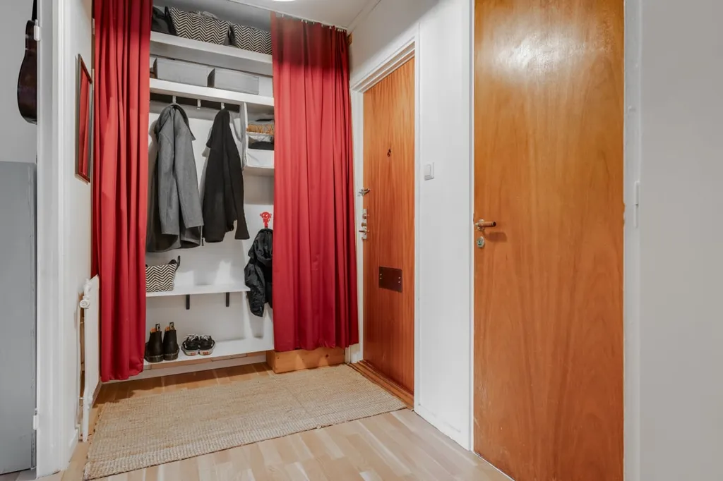 Pièces - Two-bedroom Apartment with Balcony in Trollskogen