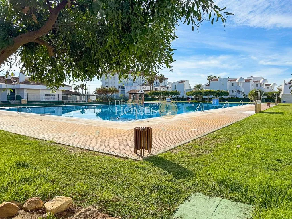 Bassein - Beachfront Flat with Direct Beach Access in Torrox