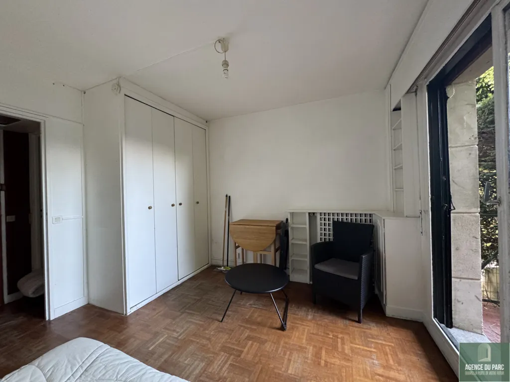 Chambres - Studio avec Jardin Privatif à Proximité du Centre-Ville