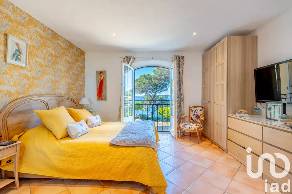 Bedrooms - Luxury Villa with Sea Views in Sainte-Maxime