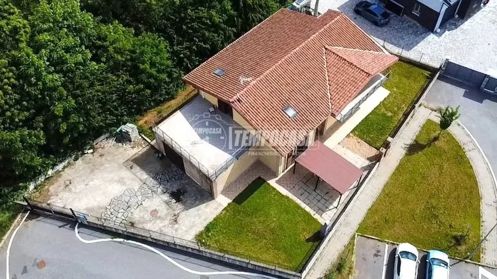 Õhuvaade - Modern Villa with Garden in Druento