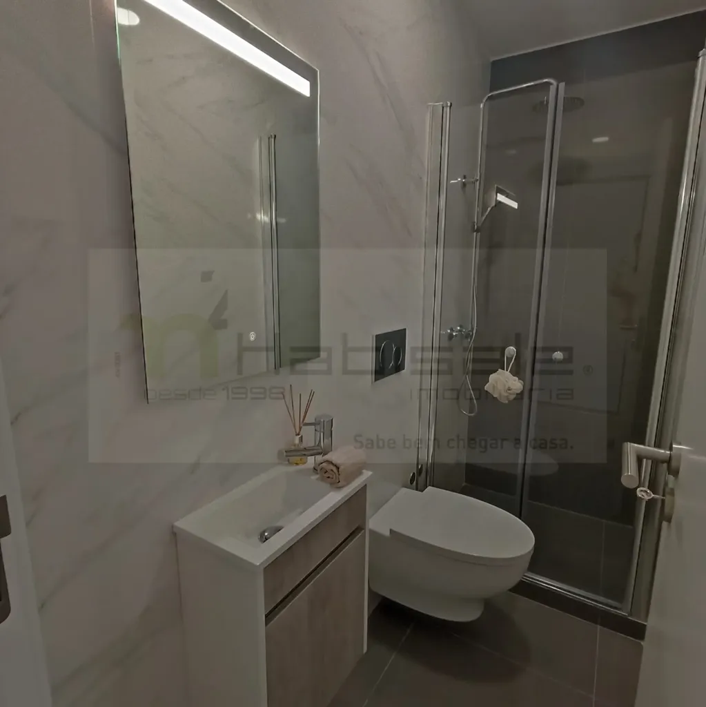 Vannitoad - Refurbished 3-Bedroom Apartment with Balcony in Lisbon