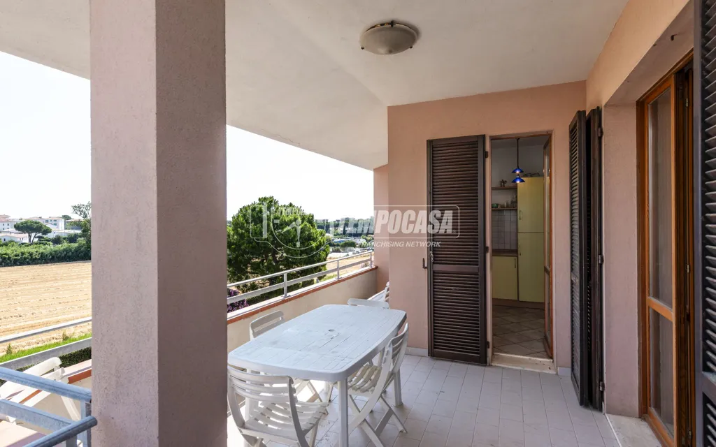 Balcon - Bright Trilocale with Terrace in Numana