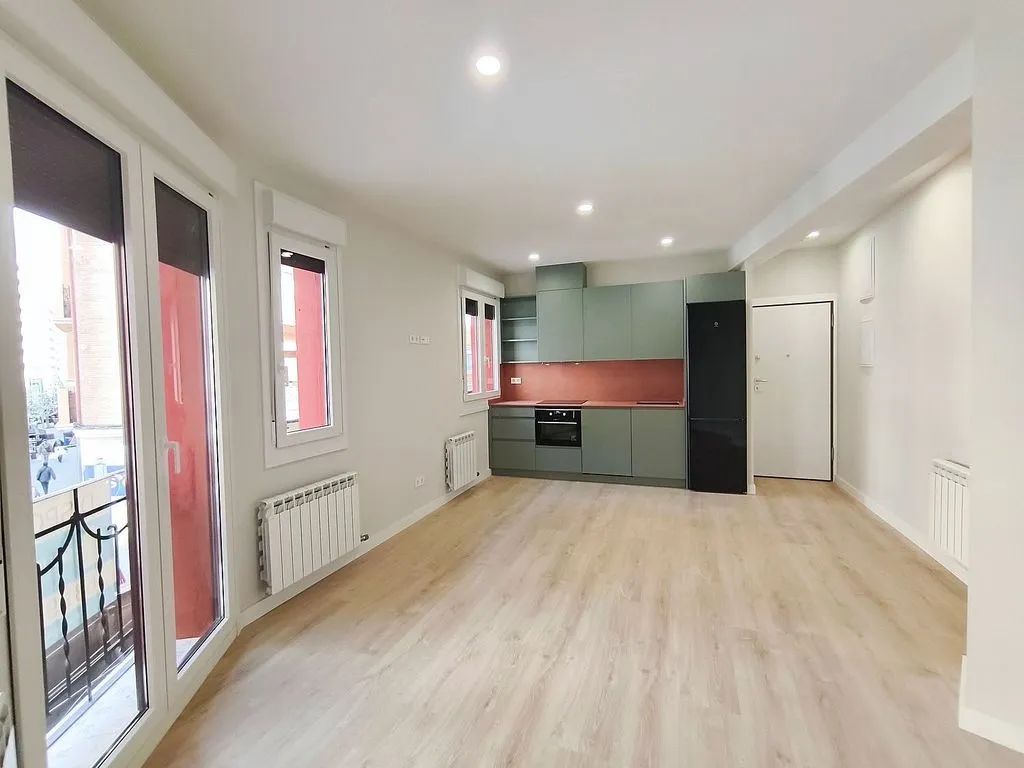 Soggiorno - Modernised Apartment with Balcony in Logroño