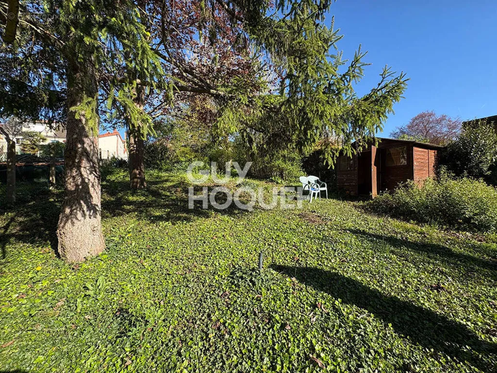 Aed - Constructible Plot with Garden in Villiers Sur Orge